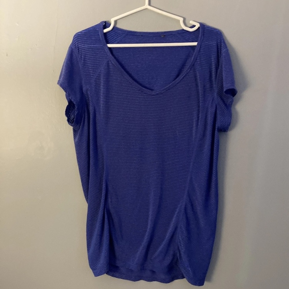 The North Face Women’s recycled Polyester Blue Striped Shirt Size L